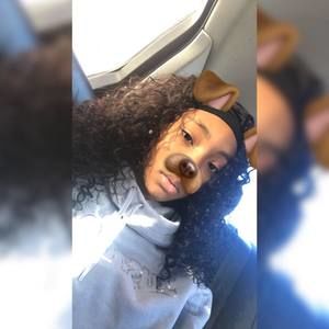 Meet your Posher, Alaura